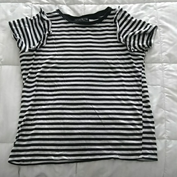 2 for $10 cotton on tees - Picture 2 of 3